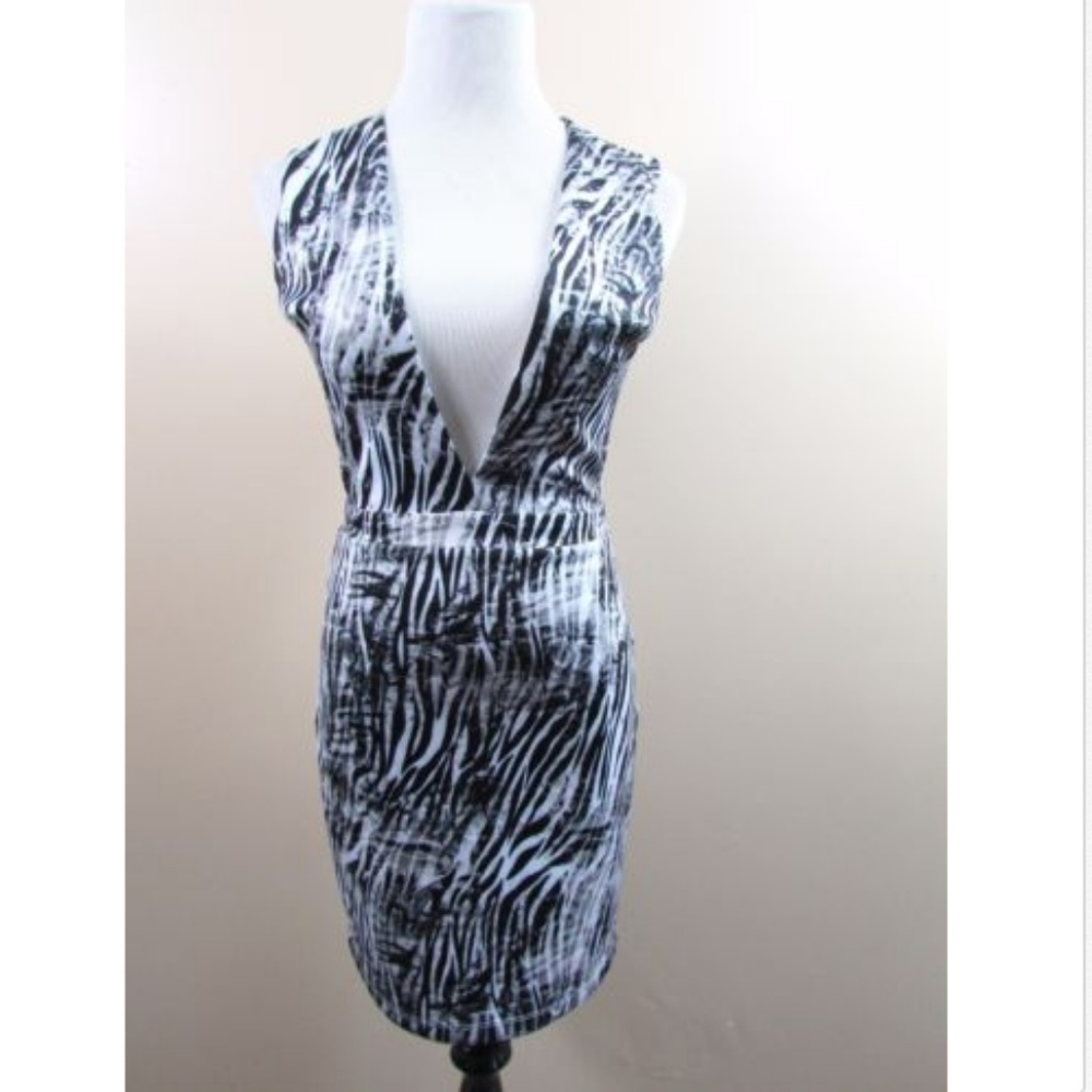 BEBE Zebra Black White Plunging V Neck Scuba Dress